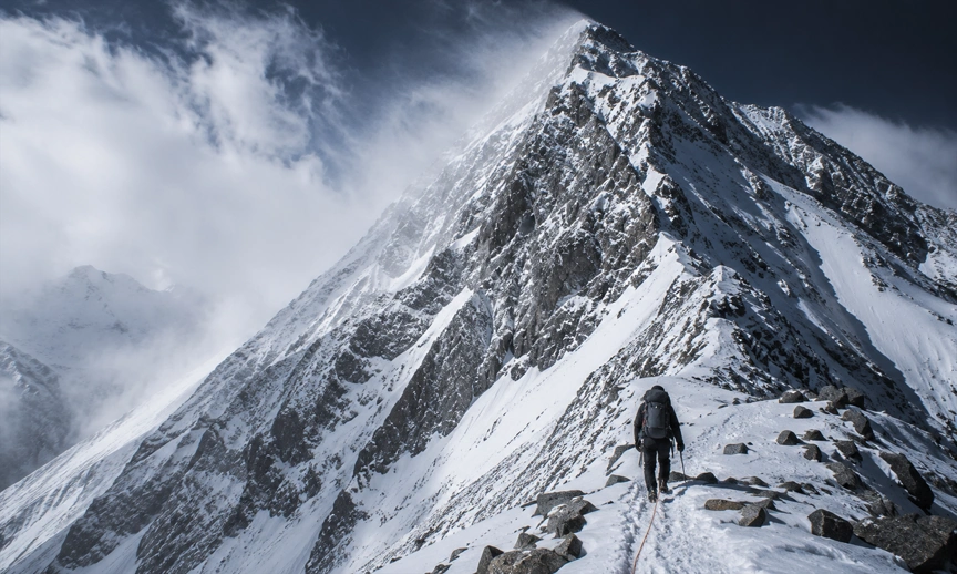 Himalayan terrain similar to Tiger Hill discussed in Kargil Vijay Diwas facts